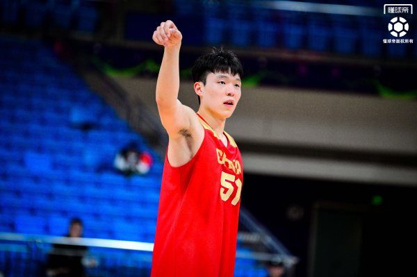 添利富 杨毅：女篮输球后篮协领导不好交代；为了成绩或需要杨瀚森打亚洲杯